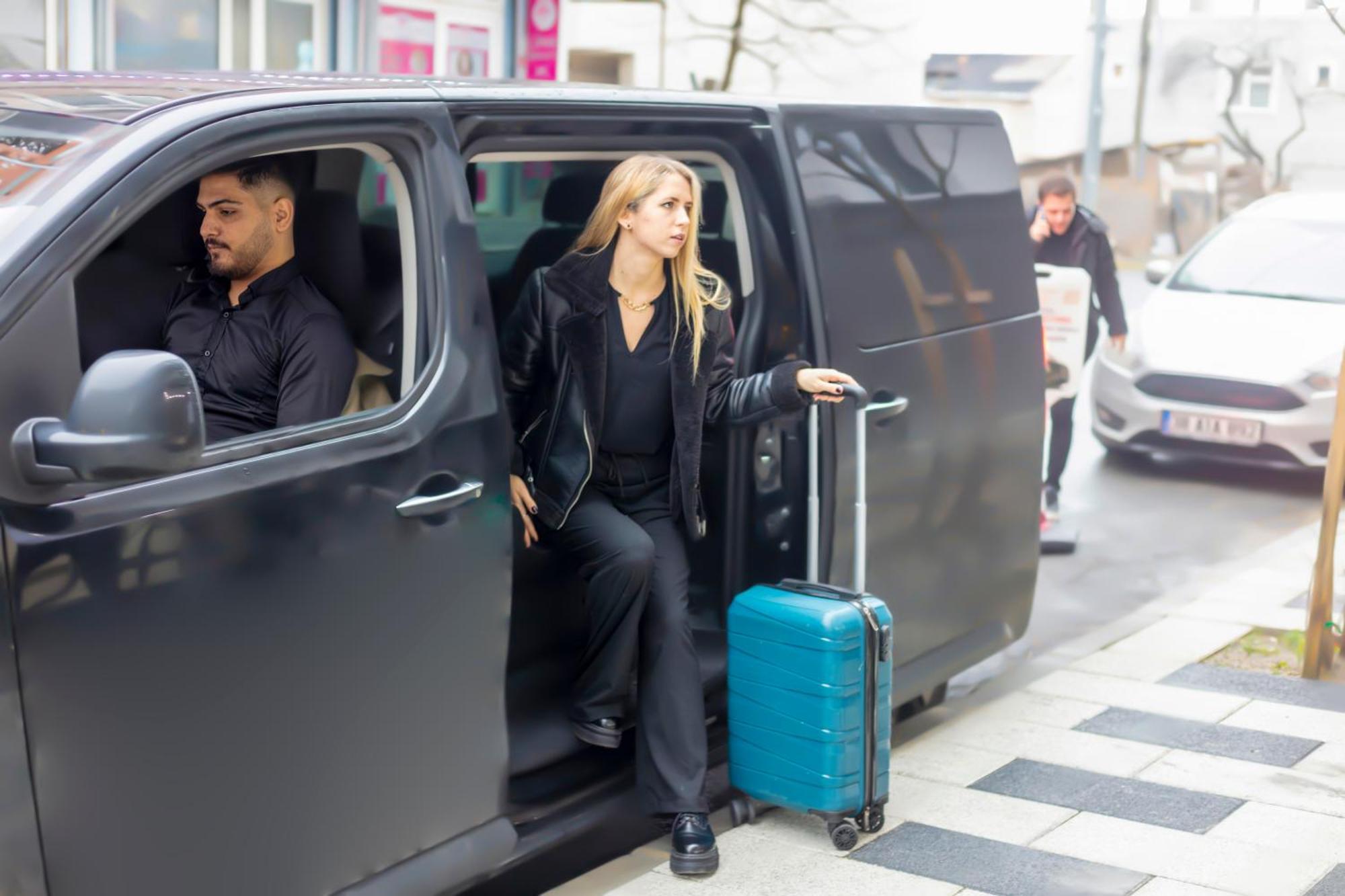 Dem Premium Hotel - Round Trip Airport Service - Istanbul International Airport Arnavutkoy Luaran gambar